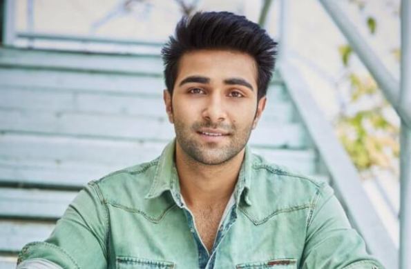 Aadar Jain Biography, Personal Life, Girlfriend, Age, Height, Family