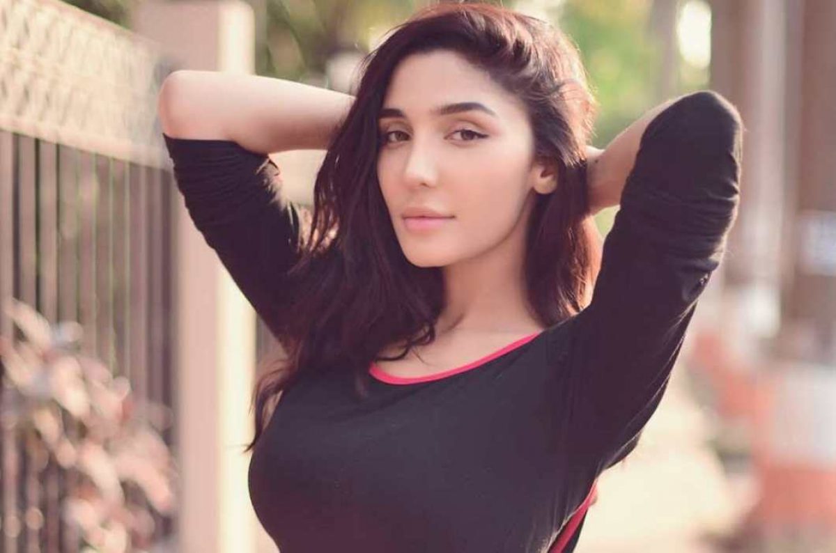 Swaalina (Halina K.) Biography, Personal Life, Age, Height, Boyfriend,  Career, Family, Songs Video, Images - HotGossips