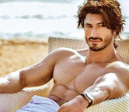 Vidyut Jamwal Biography, Age, Height, Weight, Girlfriend, Family, Movies & More