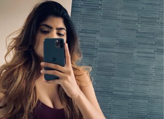 Ananya Birla Biography, Wiki, Age, Family, Bio, Career, Images, Facts, Parents, Siblings and More Ananya-Birla-selfie-images