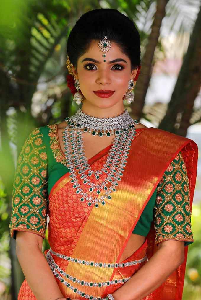 Divyabharathi's Wiki, Age, Elevation, Physical Look, Wife, Spouse, Sweetheart, Household, Connection, Bio, Facts, Photos, Videos & More 13 Divyabharathi Imgs