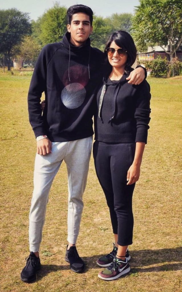 Priya Punia Biography Wiki, Age, Family, Photos, Height, Boyfriend Name, Career (International & Domestic) 1 Priya-Punia-with-brother-Rahul-639x1024