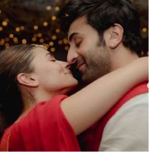 Alia Bhatt’s Pregnancy : Our Baby... Coming Soon! Alia Bhatt Says! &amp; Shares a Good news by a picture with Ranbir Kapoor