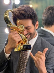 kartik aaryan best actor zee cine awards 2023