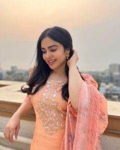 Adah Sharma: Height, Weight, Age, Boyfriend, Family, and Biography 3 Adah Sharma