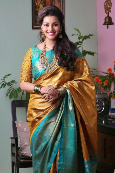 Renu Desai Biography, Age, Height, Husband, Family & More - HotGossips