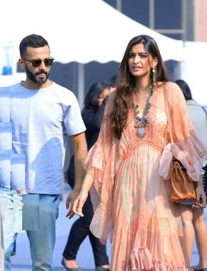 anand ahuja with sonam kapoor